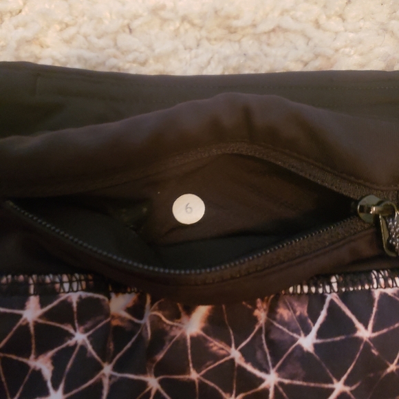 Lululemon skort 6 - Picture 2 of 3
